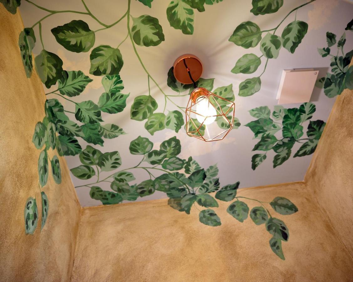 Urban Jungle Rooms Naples Exterior photo